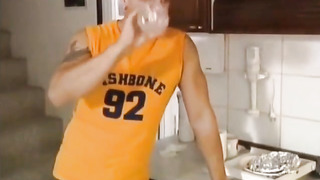 Immense Floppy Titten COUGAR Deutsch Anastasia