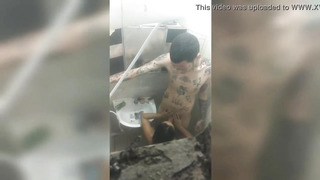 I filmed the fresh nymph in the bathtub, with her gullet on the tatted's pipe... She Baez and Dluquinhaa