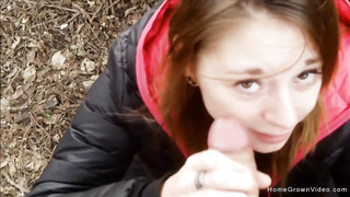 HOMEGROWNVIDEO - Adorable woman deep throats her boyfriends schlong at the park