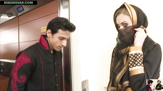 Indian Muslim wifey nailed in bootie and fuckbox by stranger