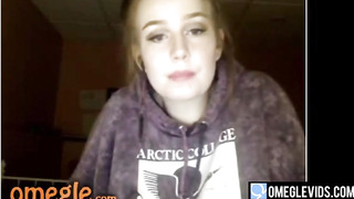 sweatshirt from omegle tits flash
