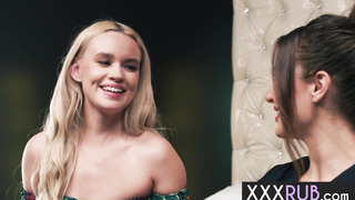 Khloe Kingsley enjoyed lesbian massage