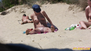 Hefty POON Lips Close-Up Spycam Beach Amateurs COUGARS Film
